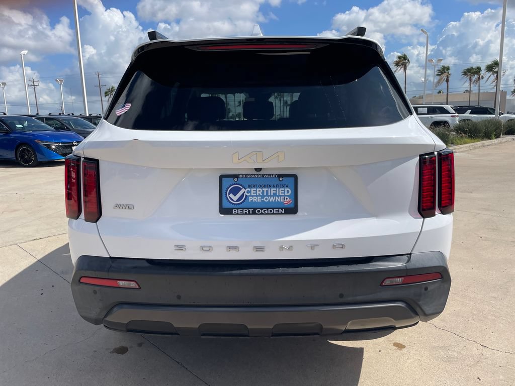 Used 2022 Kia Sorento S AWD/4WD image 4