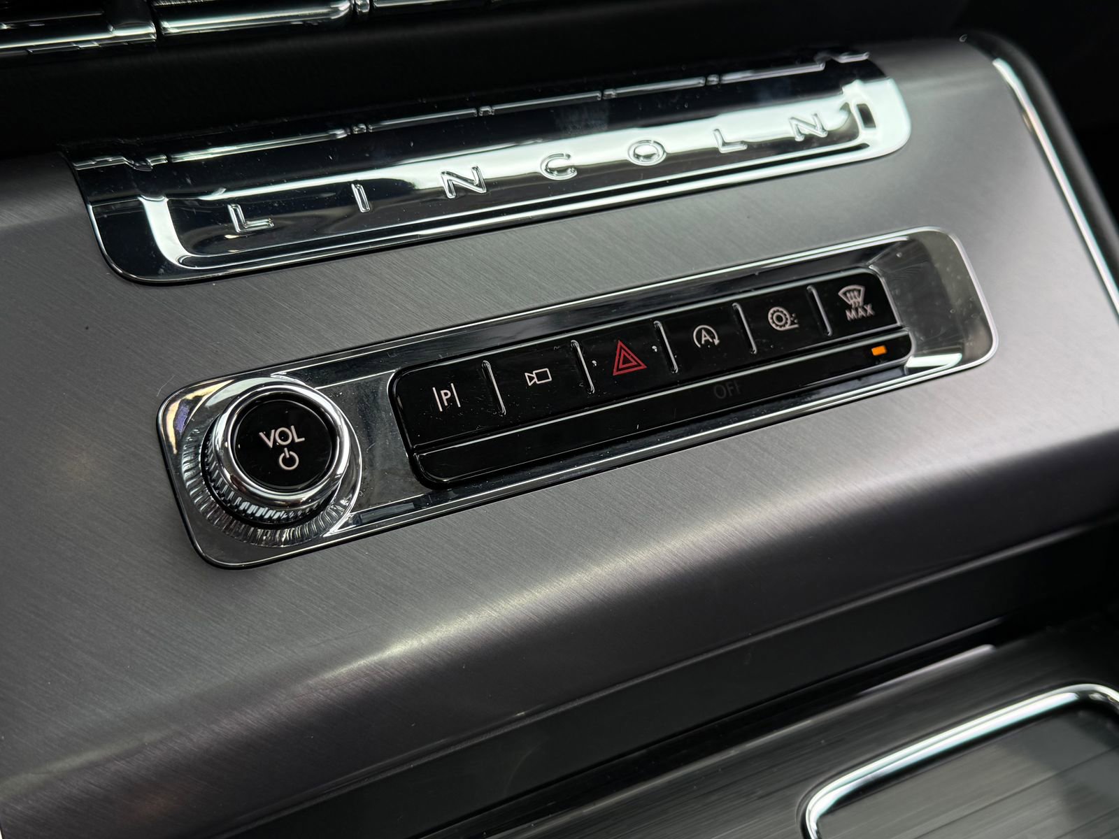 New 2026 Lincoln Aviator AWD image 30