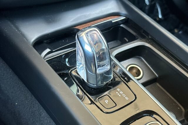 Used 2019 Volvo XC60 T8 Momentum w/ Premium Package AWD/4WD image 21