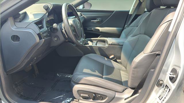 Certified 2024 Lexus ES 300h w/ Premium Package FWD image 14