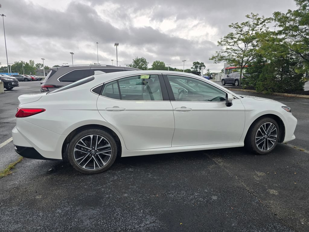 Used 2025 Toyota Camry XLE AWD/4WD image 9