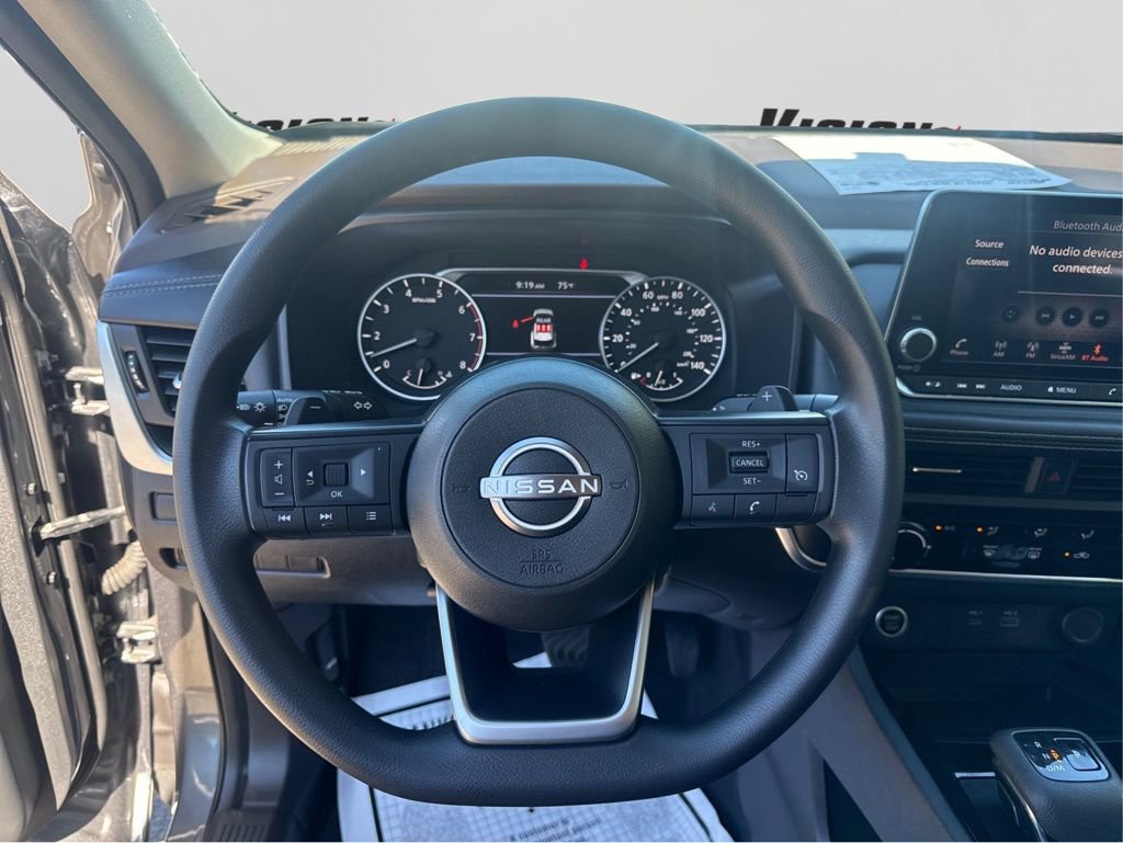 Used 2023 Nissan Rogue S image 17