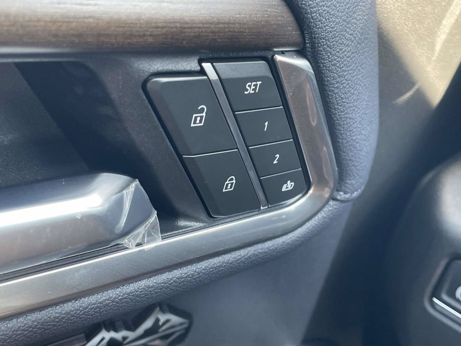 Certified 2025 Chevrolet Silverado 1500 High Country w/ High Country Premium Package AWD/4WD image 29