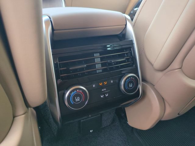 New 2026 Land Rover Range Rover Long Wheelbase SE AWD/4WD image 13