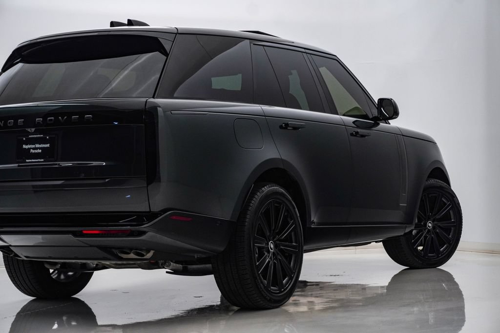 Used 2025 Land Rover Range Rover SE AWD/4WD image 10