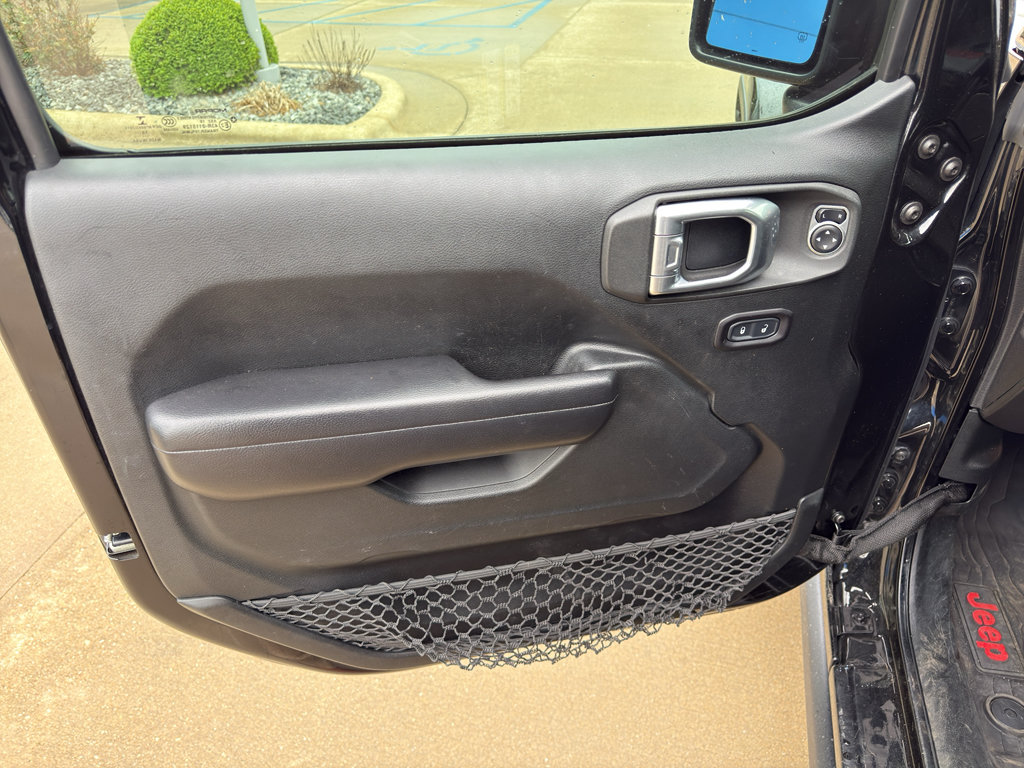 Used 2018 Jeep Wrangler Unlimited Rubicon AWD/4WD image 11