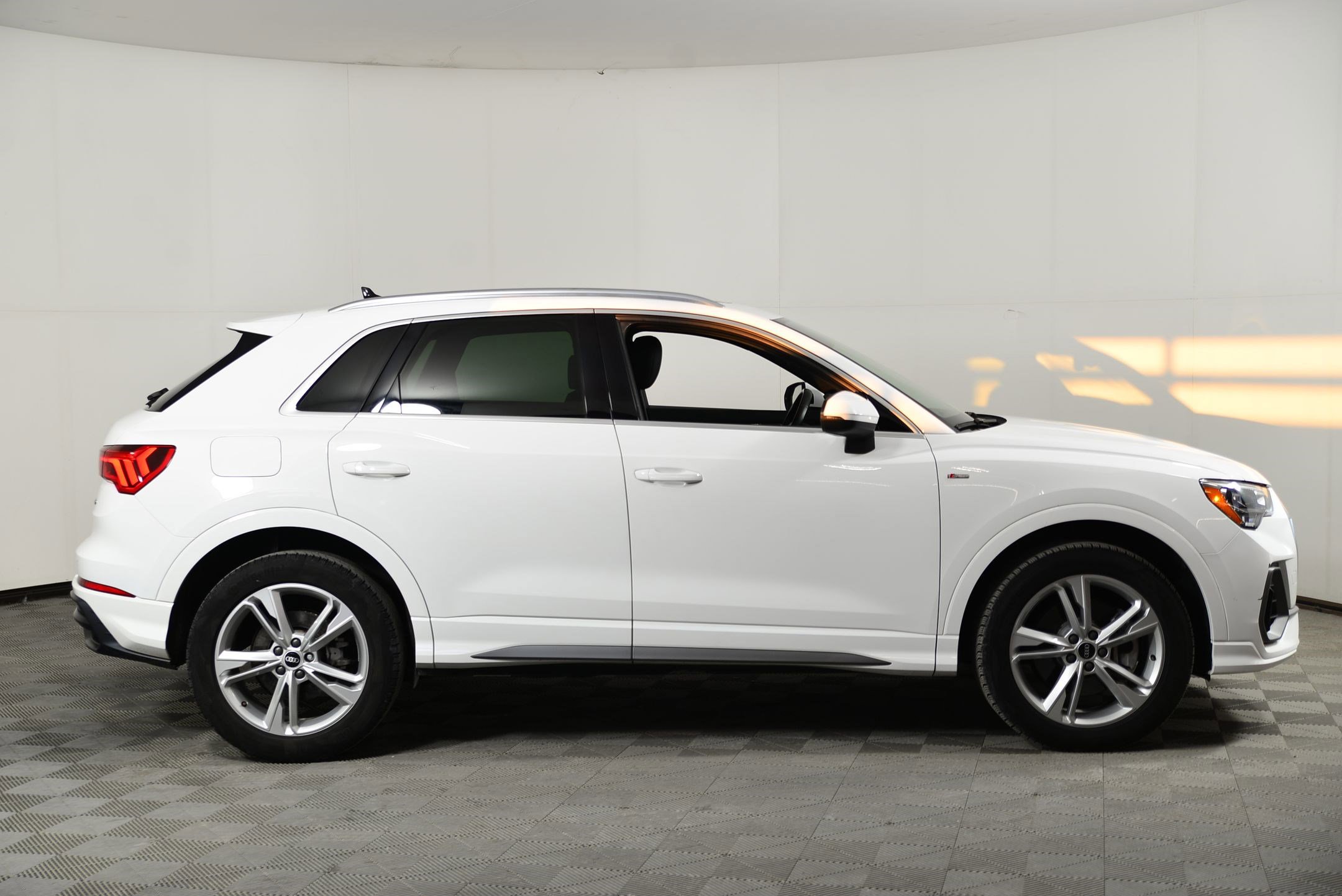 Certified 2021 Audi Q3 2.0T Premium w/ Convenience Package image 7