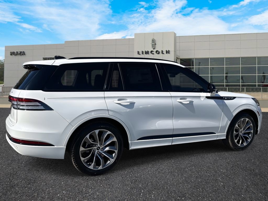 New 2026 Lincoln Aviator 2WD w/ Jet Appearance Package image 3