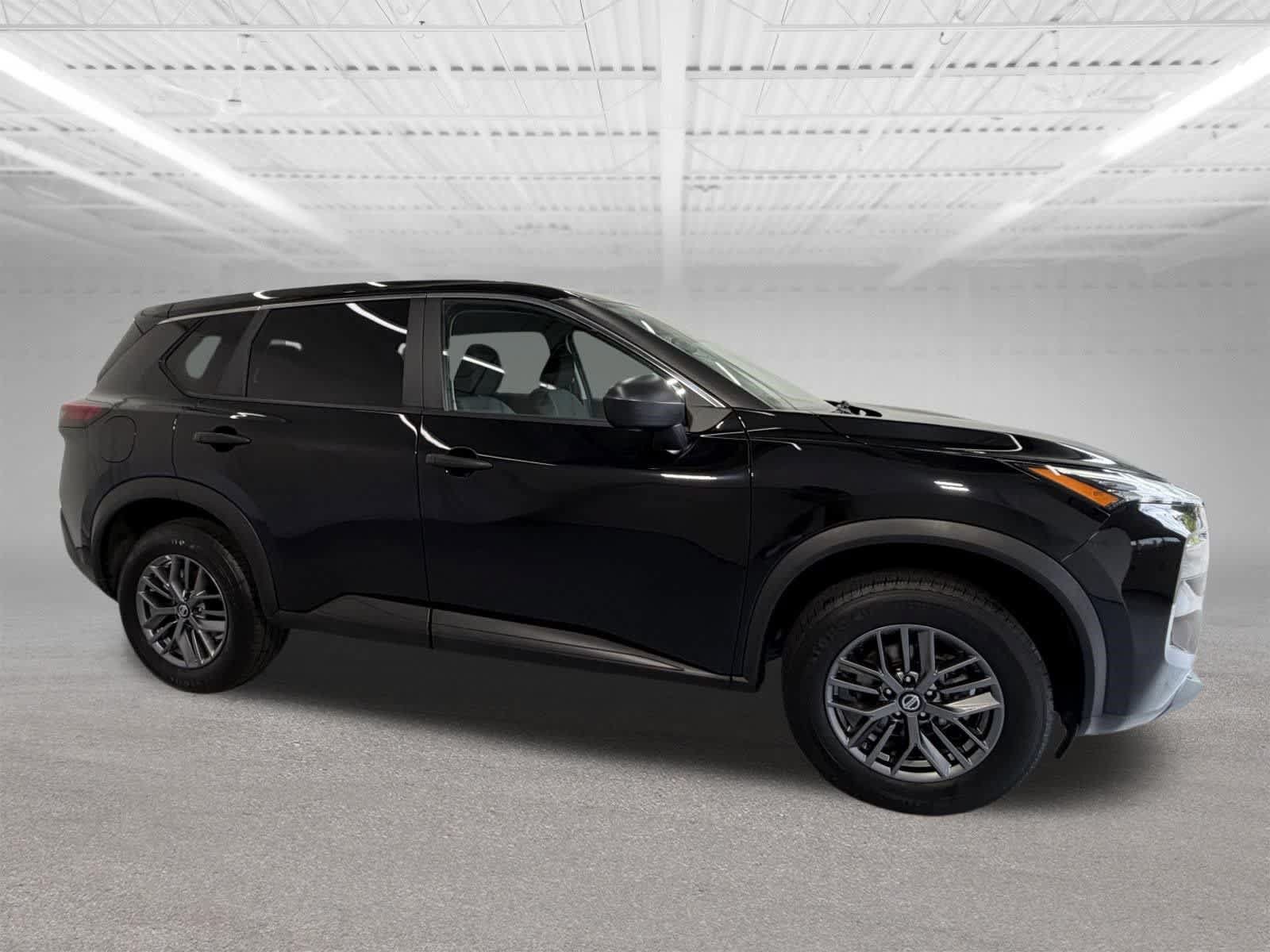 Used 2021 Nissan Rogue S AWD/4WD image 7