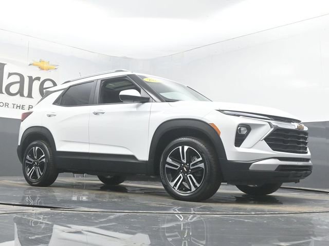 Used 2024 Chevrolet TrailBlazer LT w/ Convenience Package image 2