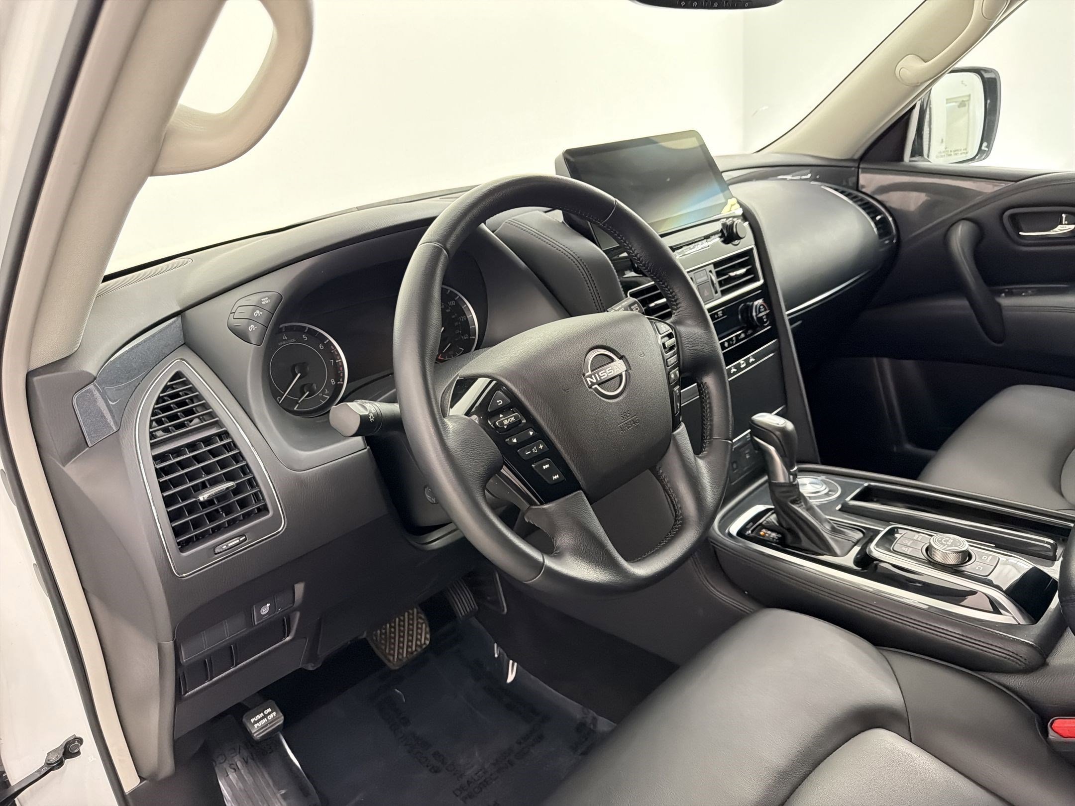 Used 2023 Nissan Armada SV w/ Cargo Package image 4