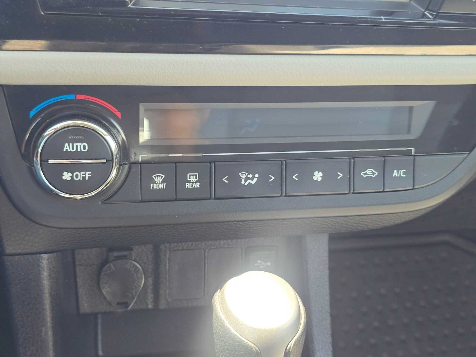 Used 2016 Toyota Corolla LE FWD image 26