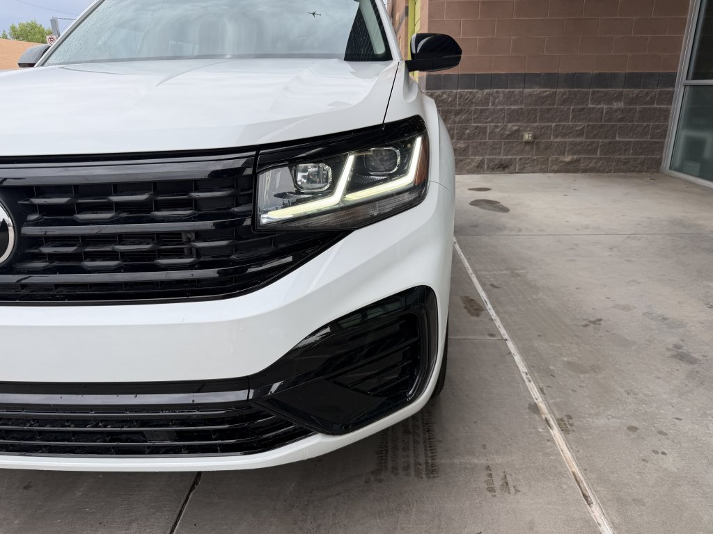 Used 2023 Volkswagen Atlas SEL R-Line AWD/4WD image 11