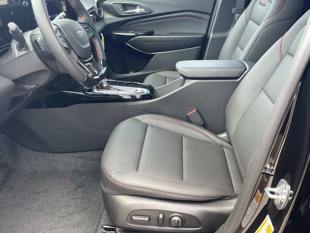 New 2026 Chevrolet Trax RS w/ Sunroof Package FWD image 13