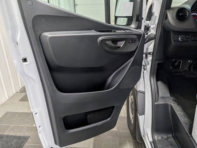Used 2025 Mercedes-Benz Sprinter 2500 image 8