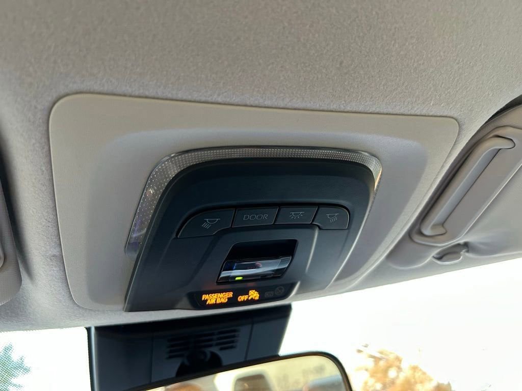 Used 2025 Toyota Corolla LE image 27