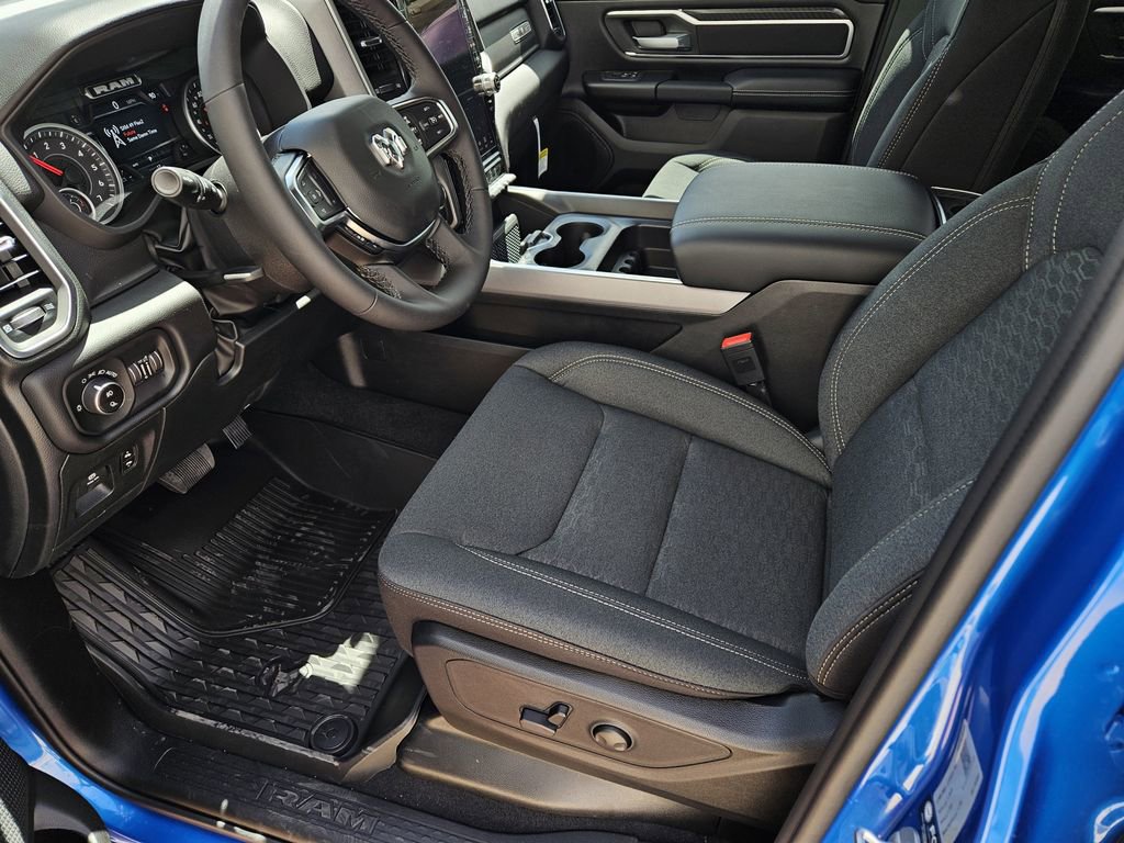 New 2026 RAM 1500 4x4 Crew Cab image 13