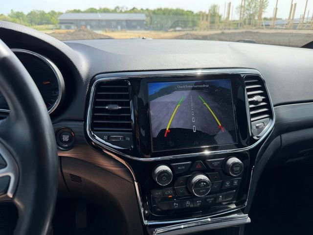 Used 2020 Jeep Grand Cherokee Altitude AWD/4WD image 13