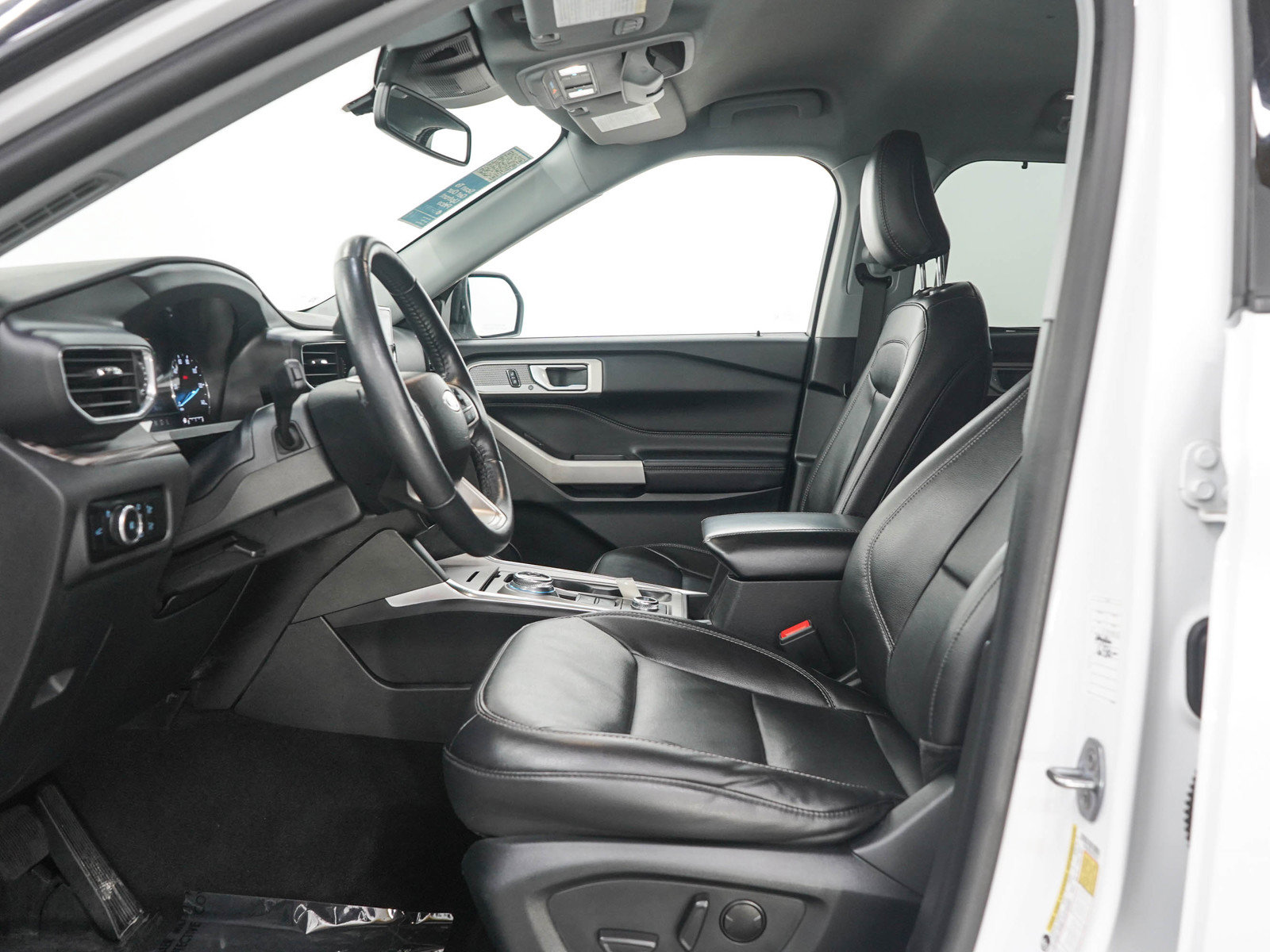Used 2023 Ford Explorer Limited AWD/4WD image 24