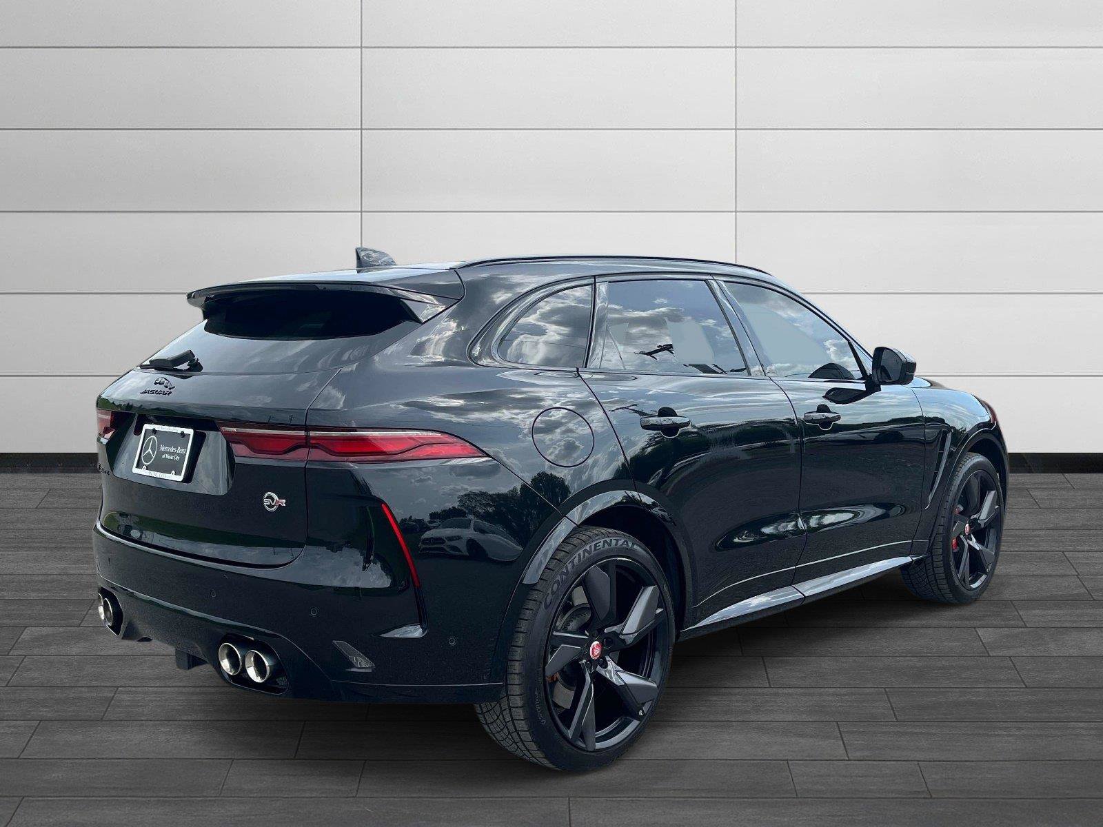 Used 2023 Jaguar F-PACE SVR AWD/4WD image 3