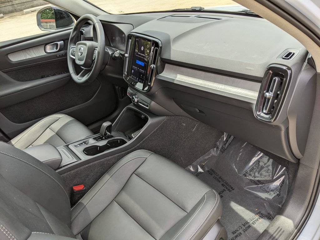 Certified 2024 Volvo XC40 B5 Core AWD/4WD image 21