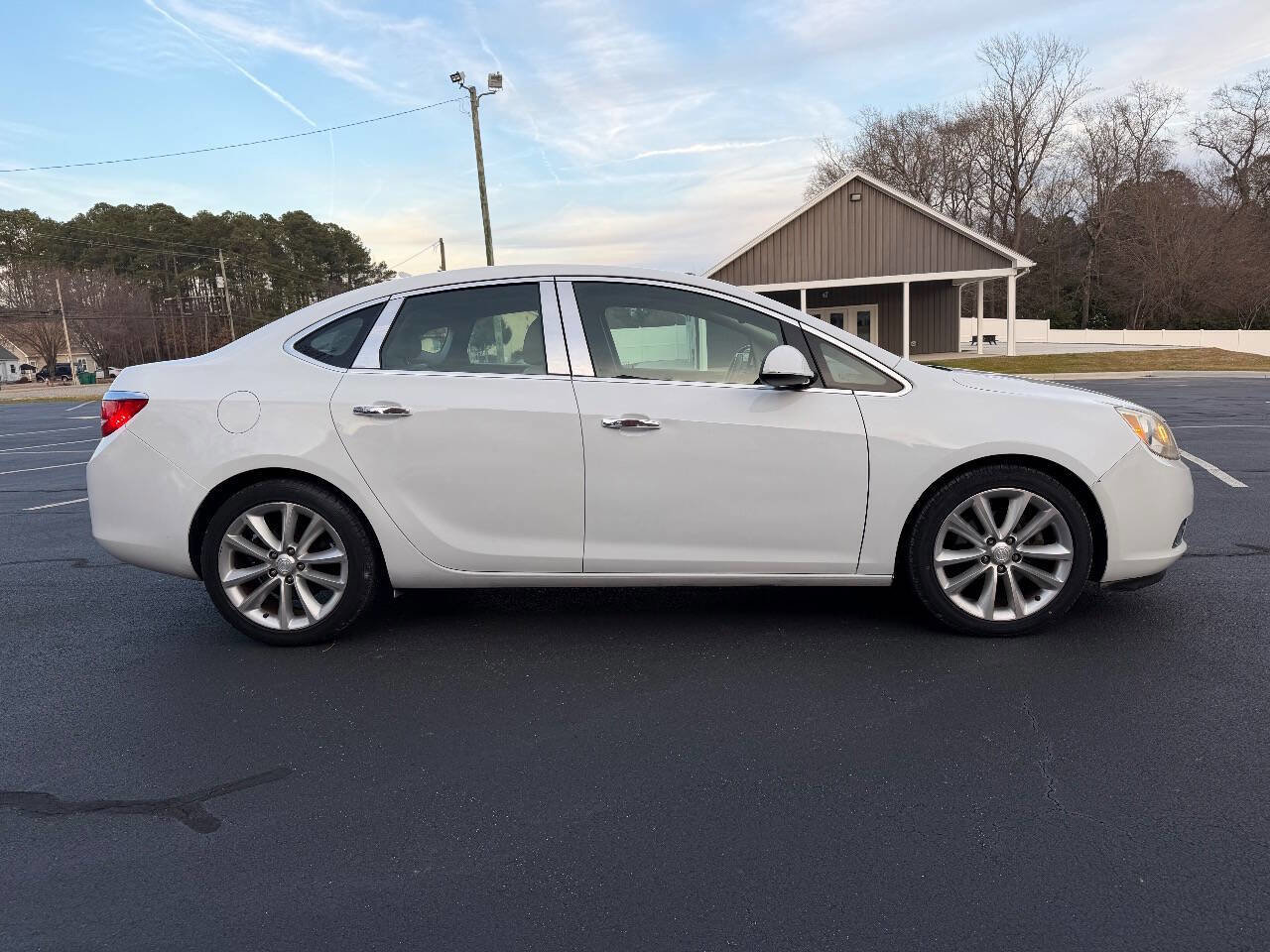 Used 2014 Buick Verano Leather image 9