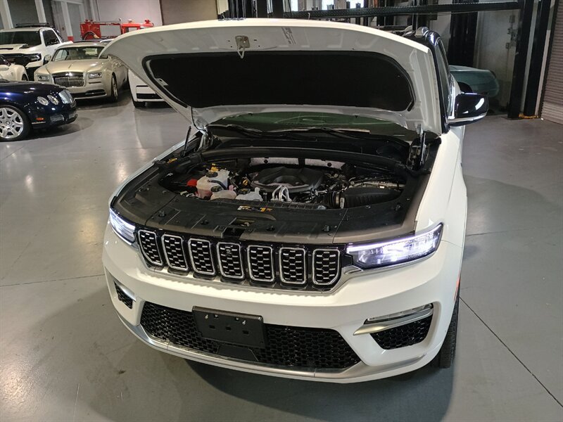 Used 2022 Jeep Grand Cherokee Summit 4xe AWD/4WD image 36