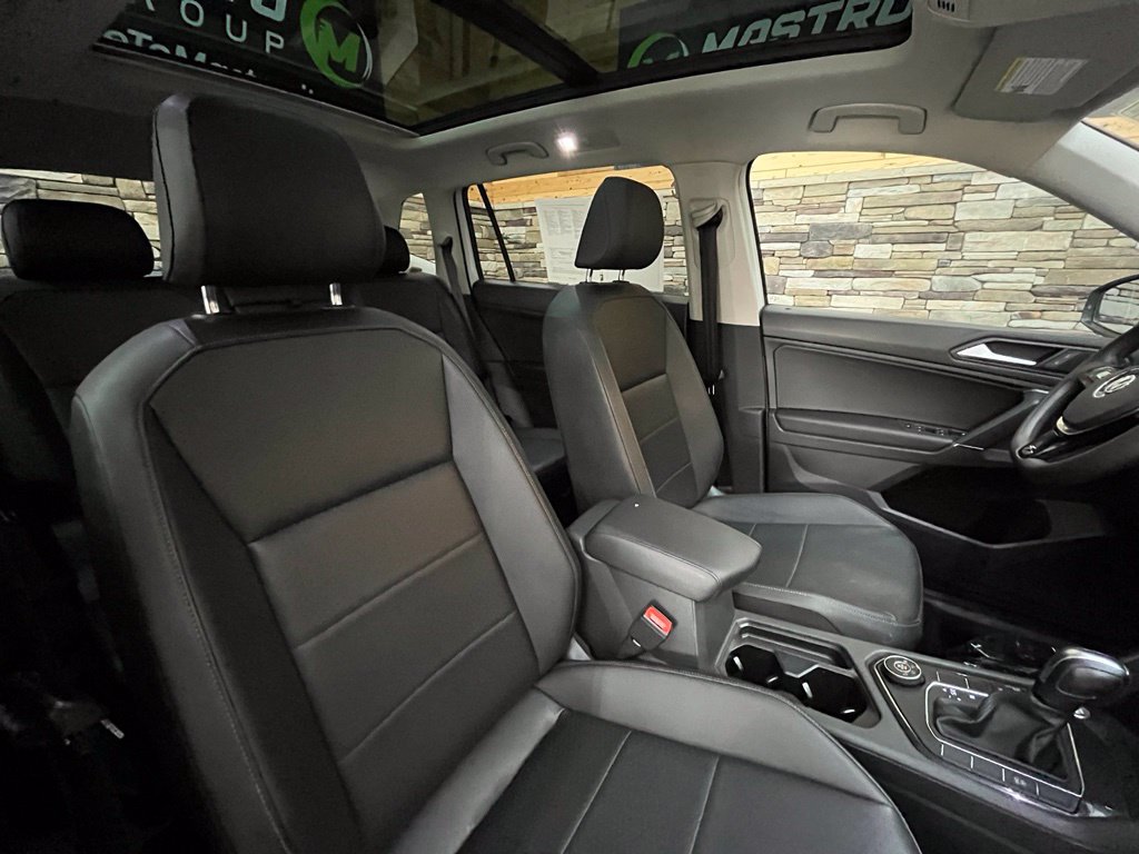 Used 2020 Volkswagen Tiguan SE w/ Panoramic Sunroof Package AWD/4WD image 24