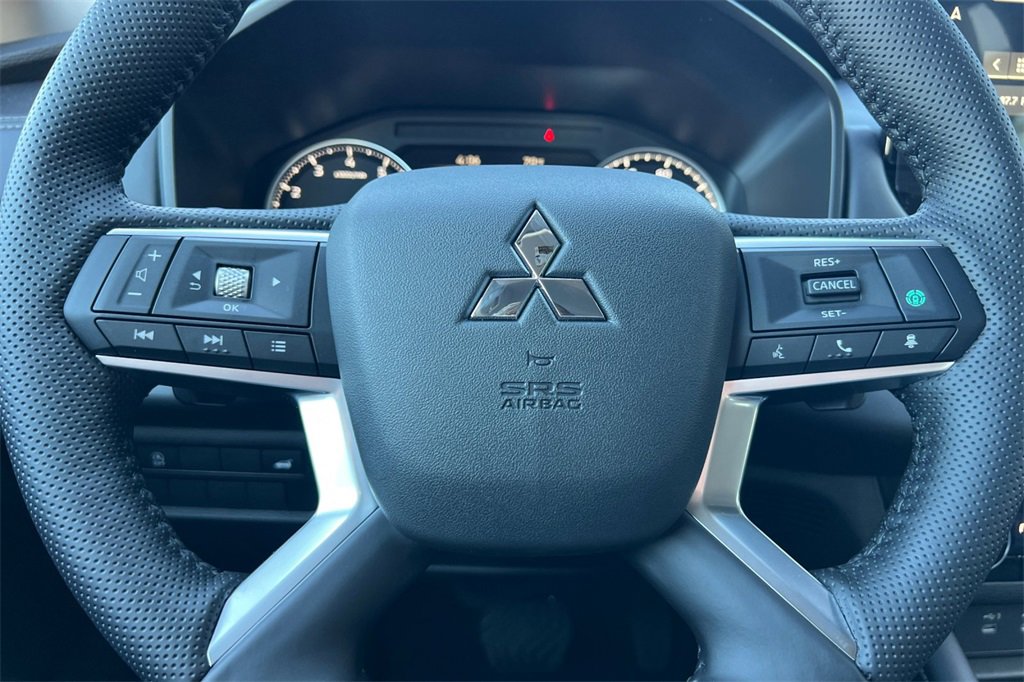New 2026 Mitsubishi Outlander SE image 26