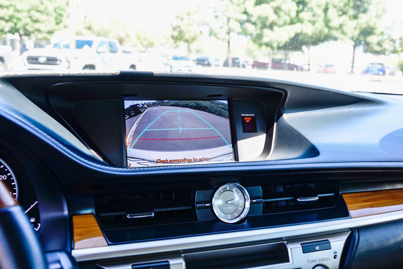 Used 2014 Lexus ES 300h w/ Luxury Package w/Bamboo Trim image 30