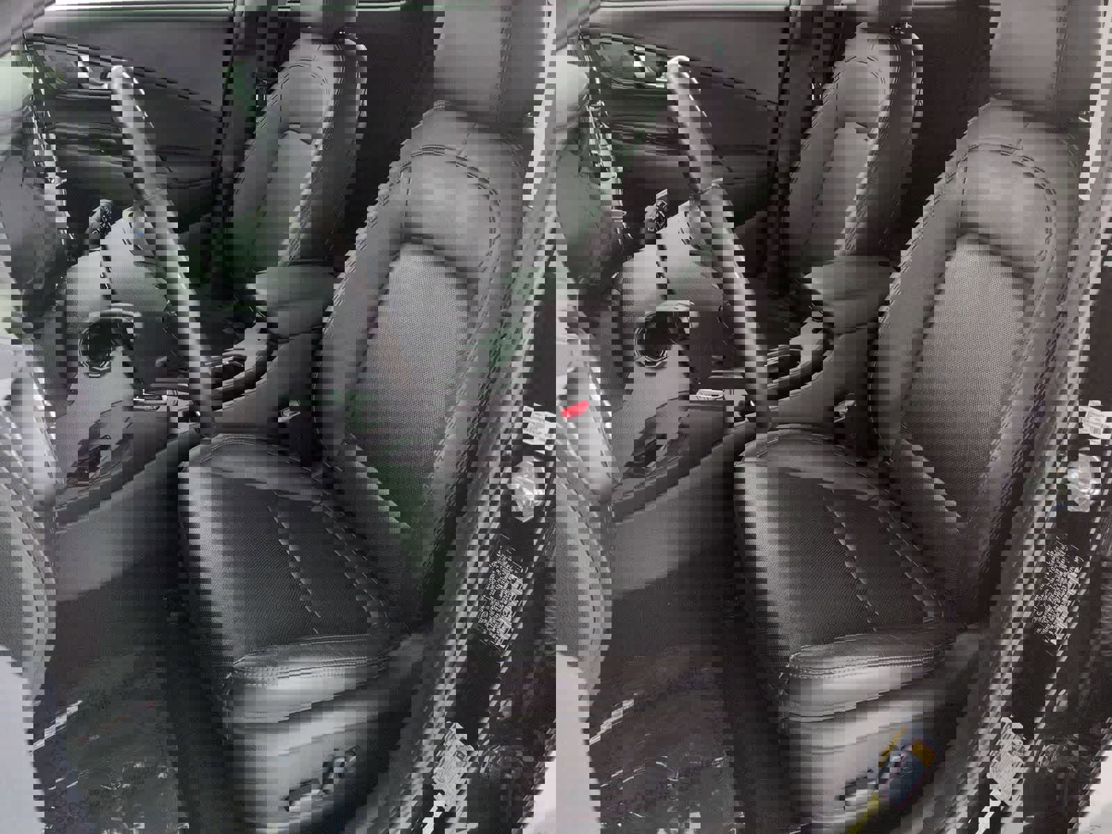 Used 2022 Hyundai Kona Limited w/ Cargo Package image 16