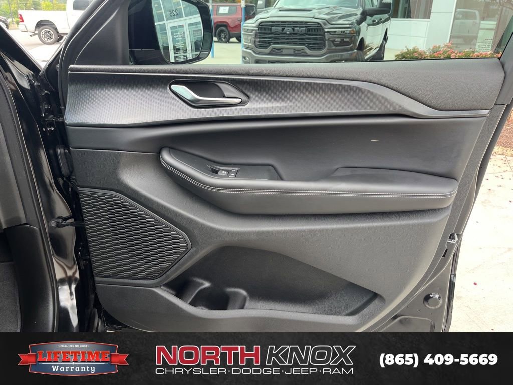 Used 2024 Jeep Grand Cherokee Altitude image 26
