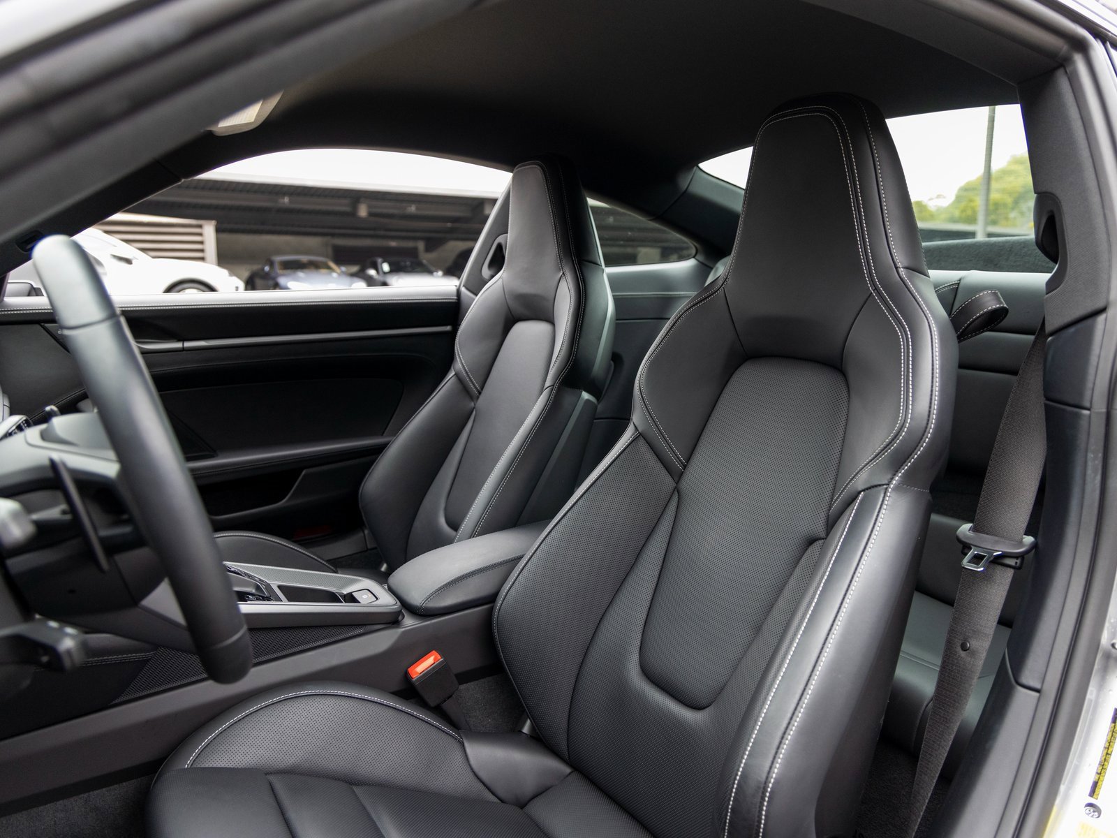 Certified 2025 Porsche 911 Carrera image 5