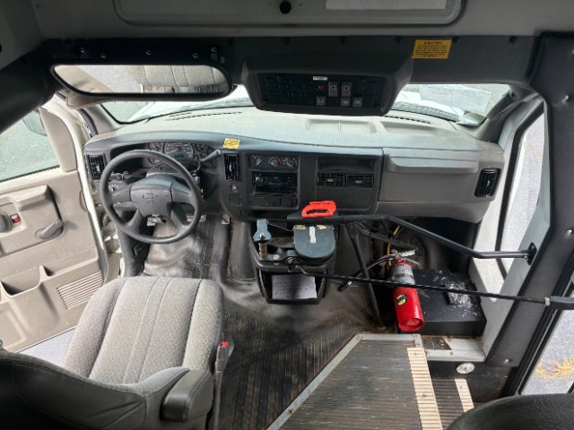 Used 2007 Chevrolet Express 3500 image 16