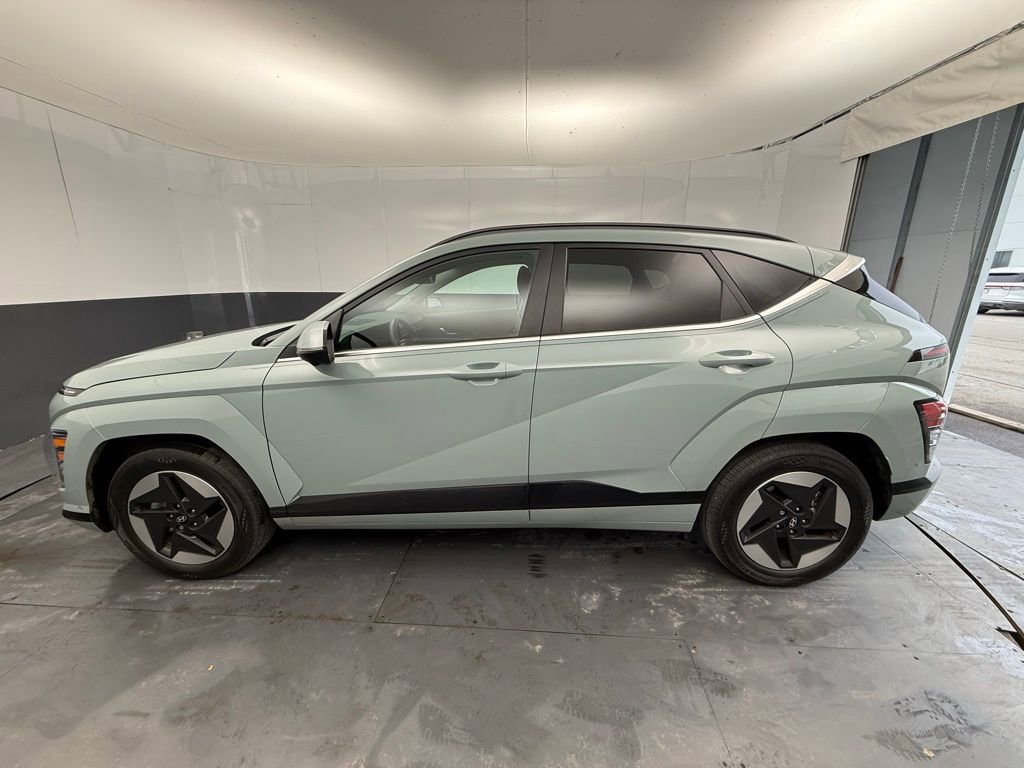 Used 2025 Hyundai Kona Limited image 10