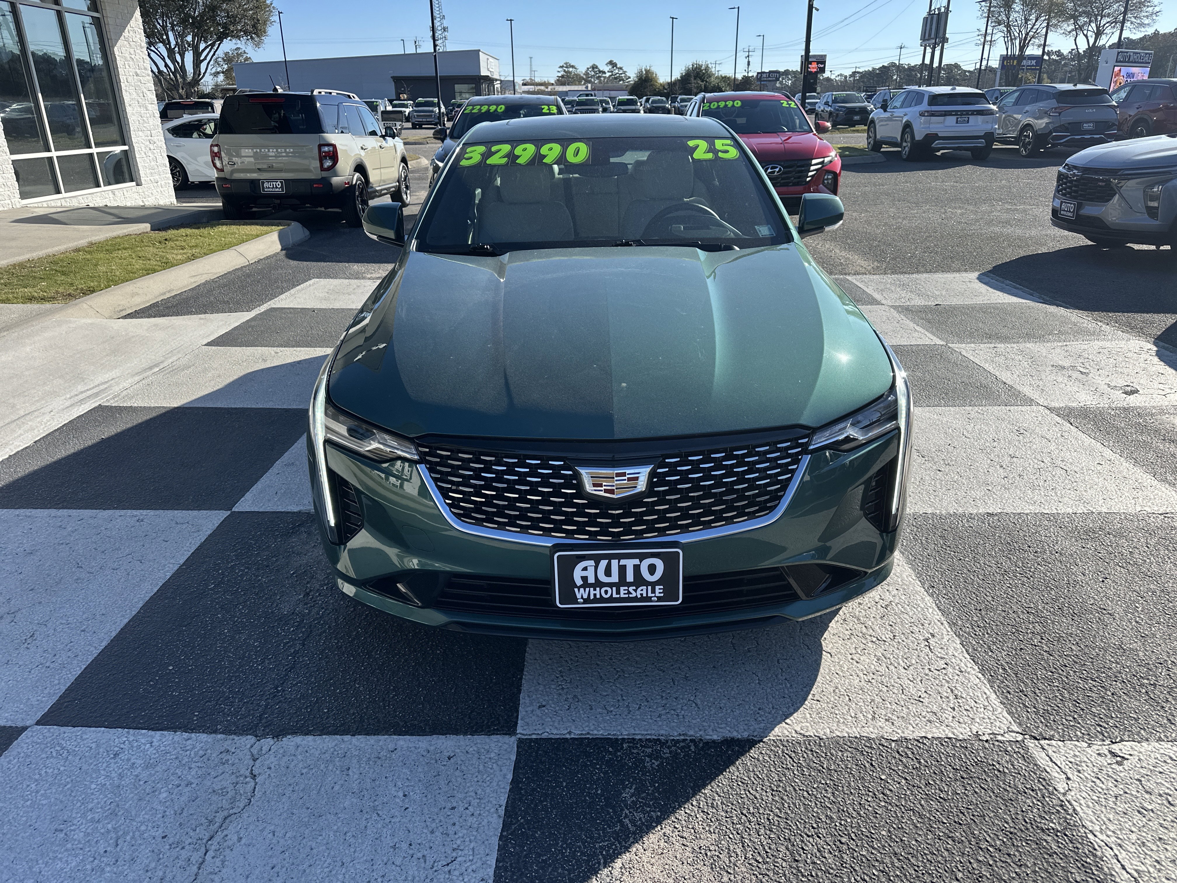 Used 2025 Cadillac CT4 Luxury image 2