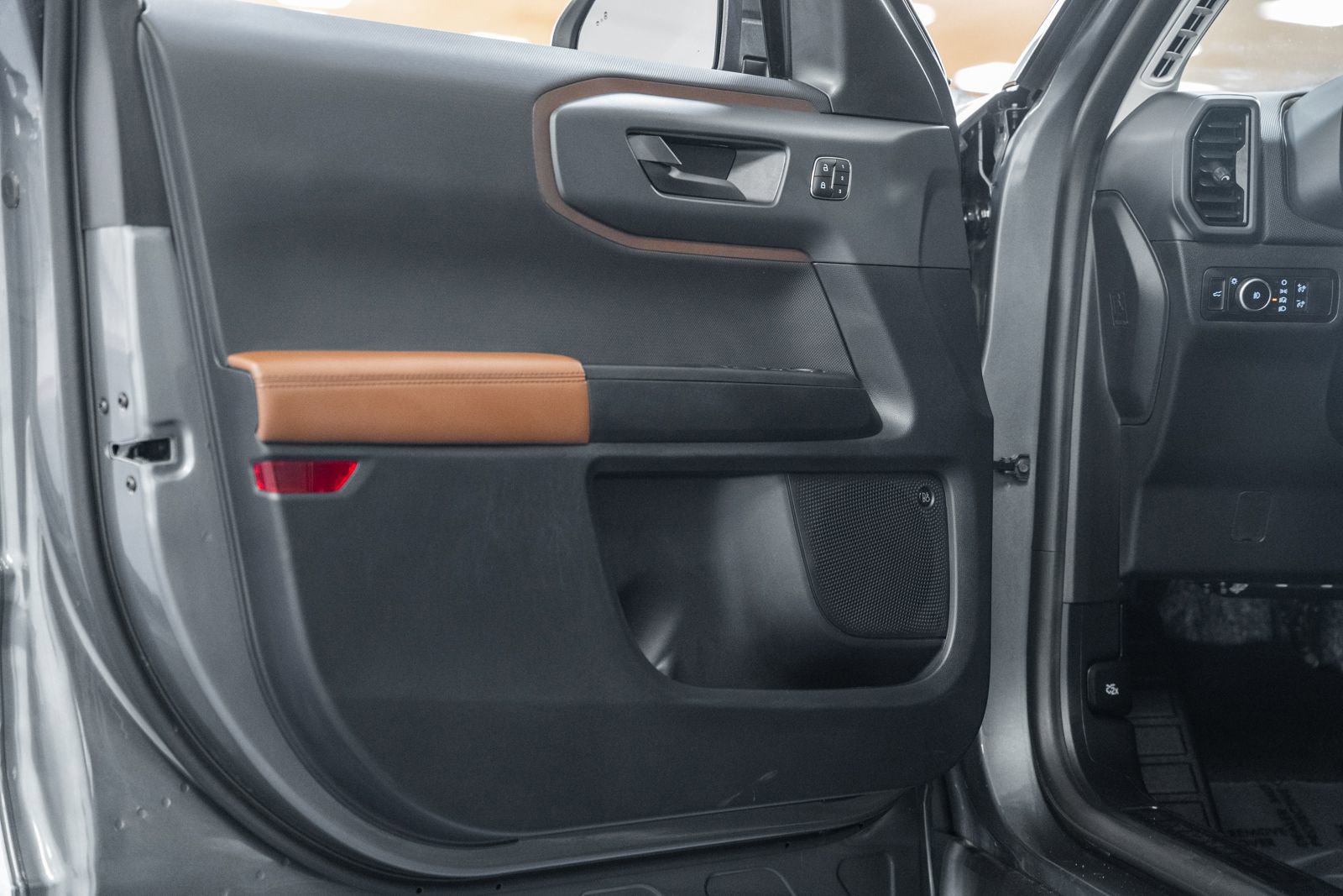 Used 2024 Ford Bronco Sport Outer Banks w/ Tech Package image 41