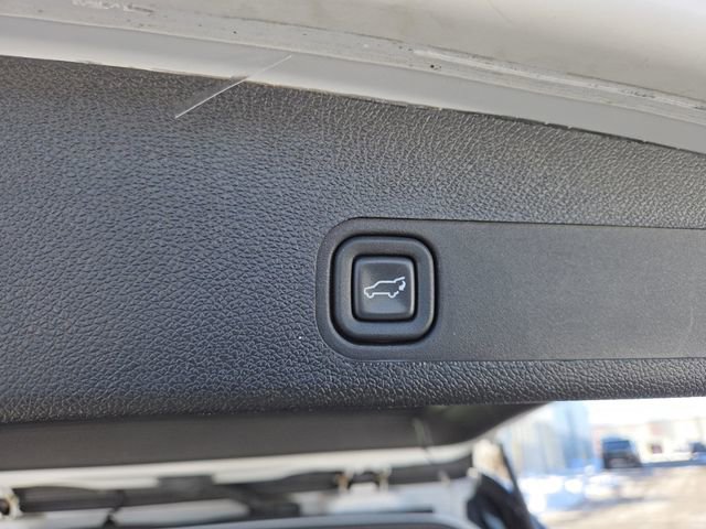 Used 2014 GMC Yukon Denali image 16