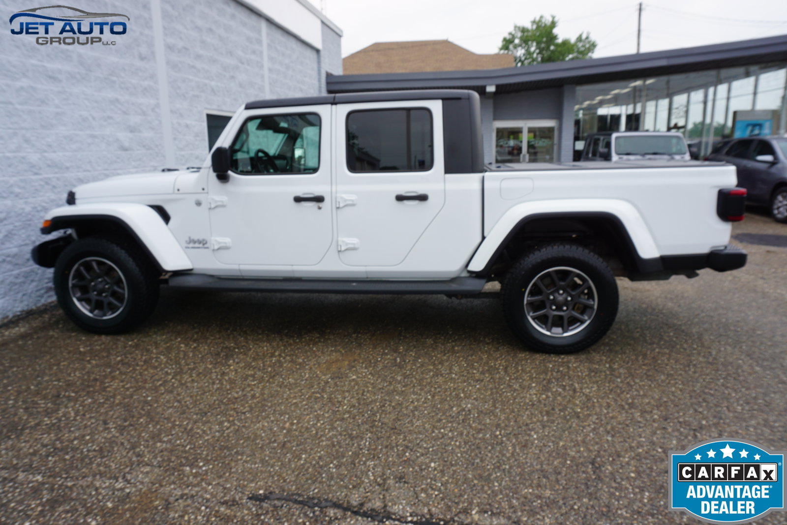 Used 2020 Jeep Gladiator Overland AWD/4WD image 13