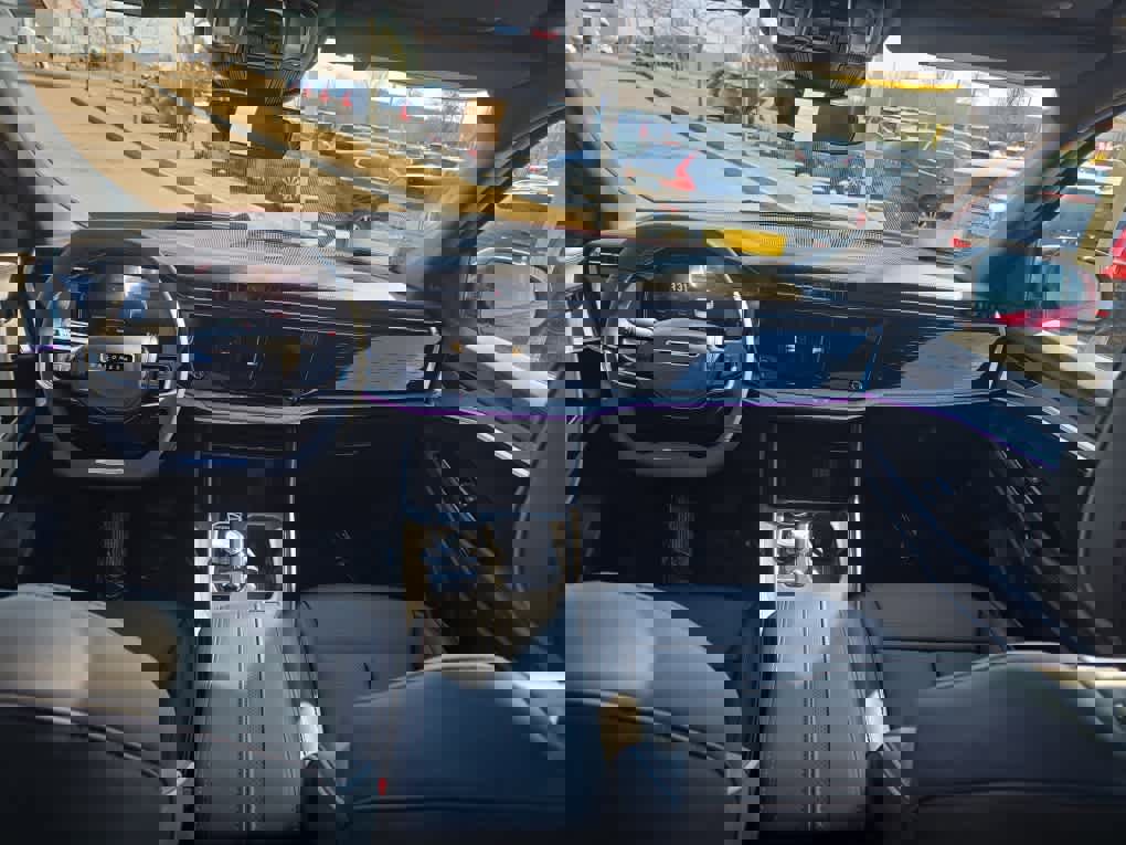 Used 2025 Jeep Wagoneer S Limited AWD/4WD image 11