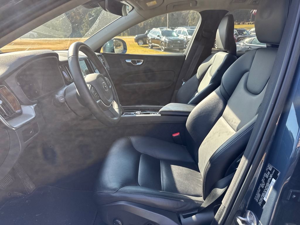 Certified 2023 Volvo XC60 B5 Core w/ Climate Package image 11