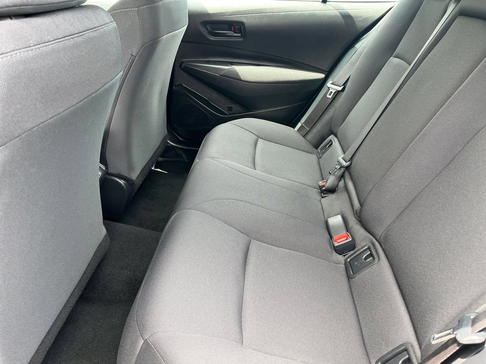 Used 2025 Toyota Corolla LE FWD image 28