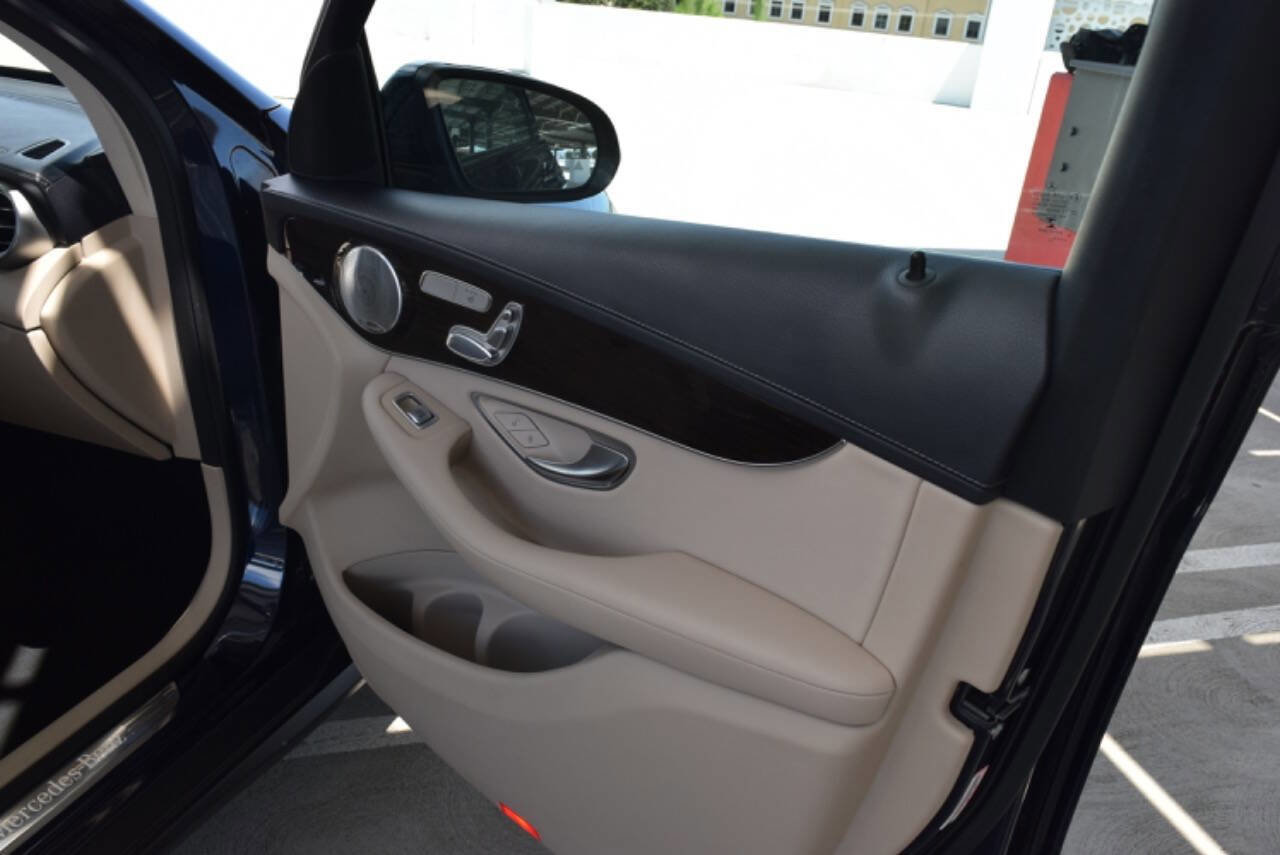 Used 2017 Mercedes-Benz GLC 300 4MATIC image 27