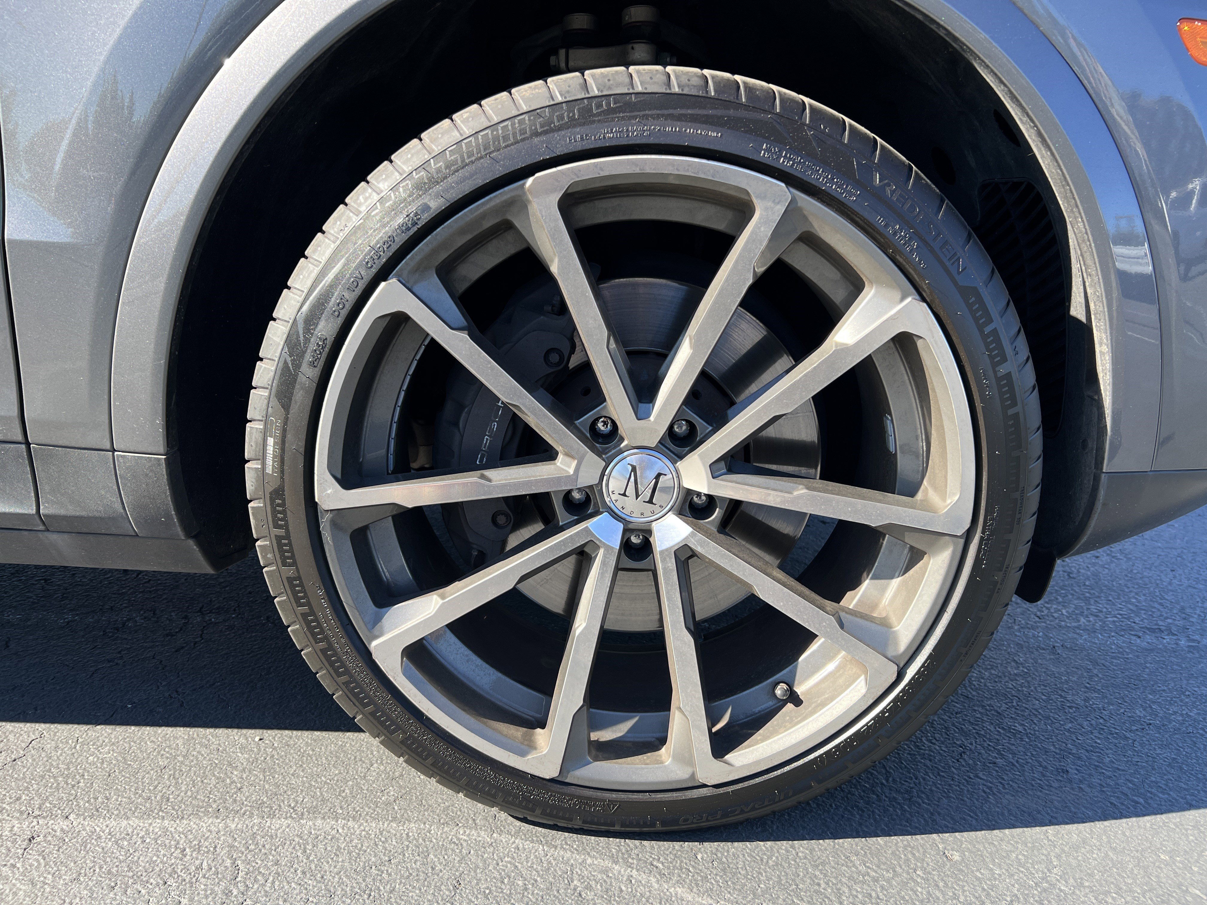 Used 2021 Porsche Cayenne Coupe w/ Premium Package image 9