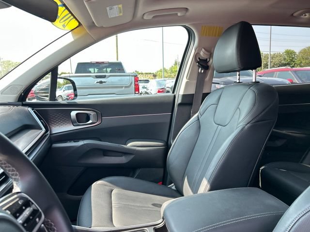 Used 2025 Kia Sorento EX w/ EX Panoramic Sunroof Package AWD/4WD image 35