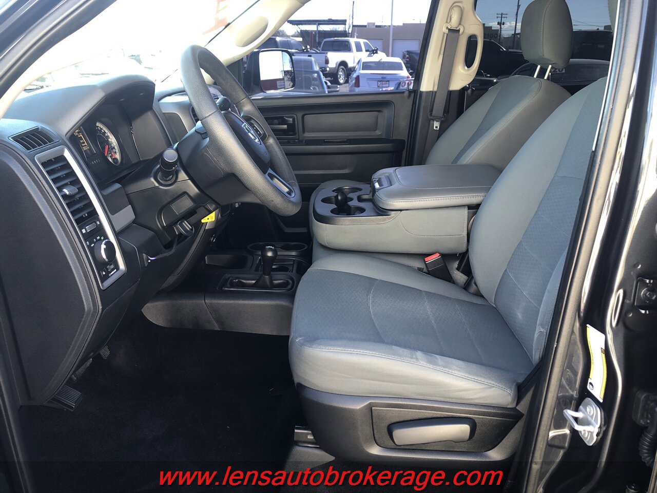Used 2018 RAM 2500 Tradesman w/ Chrome Appearance Group image 11