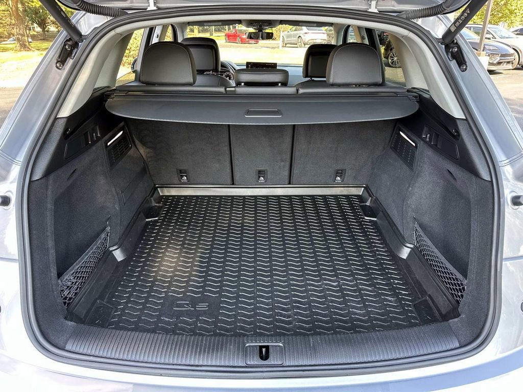 Used 2022 Audi Q5 2.0T Premium Plus w/ Premium Plus Package image 9