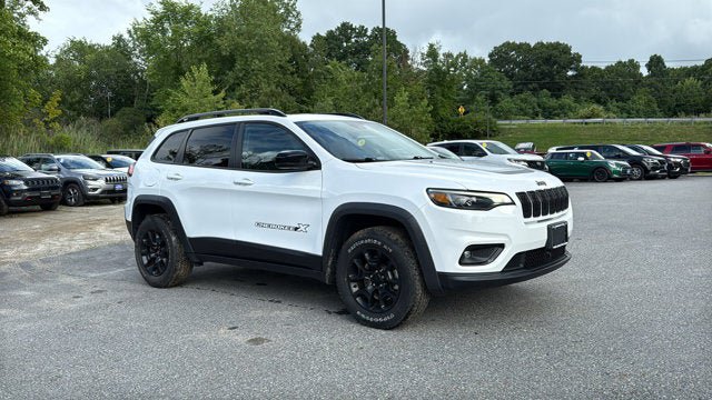 Certified 2022 Jeep Cherokee Latitude w/ Sun & Sound Group AWD/4WD image 2