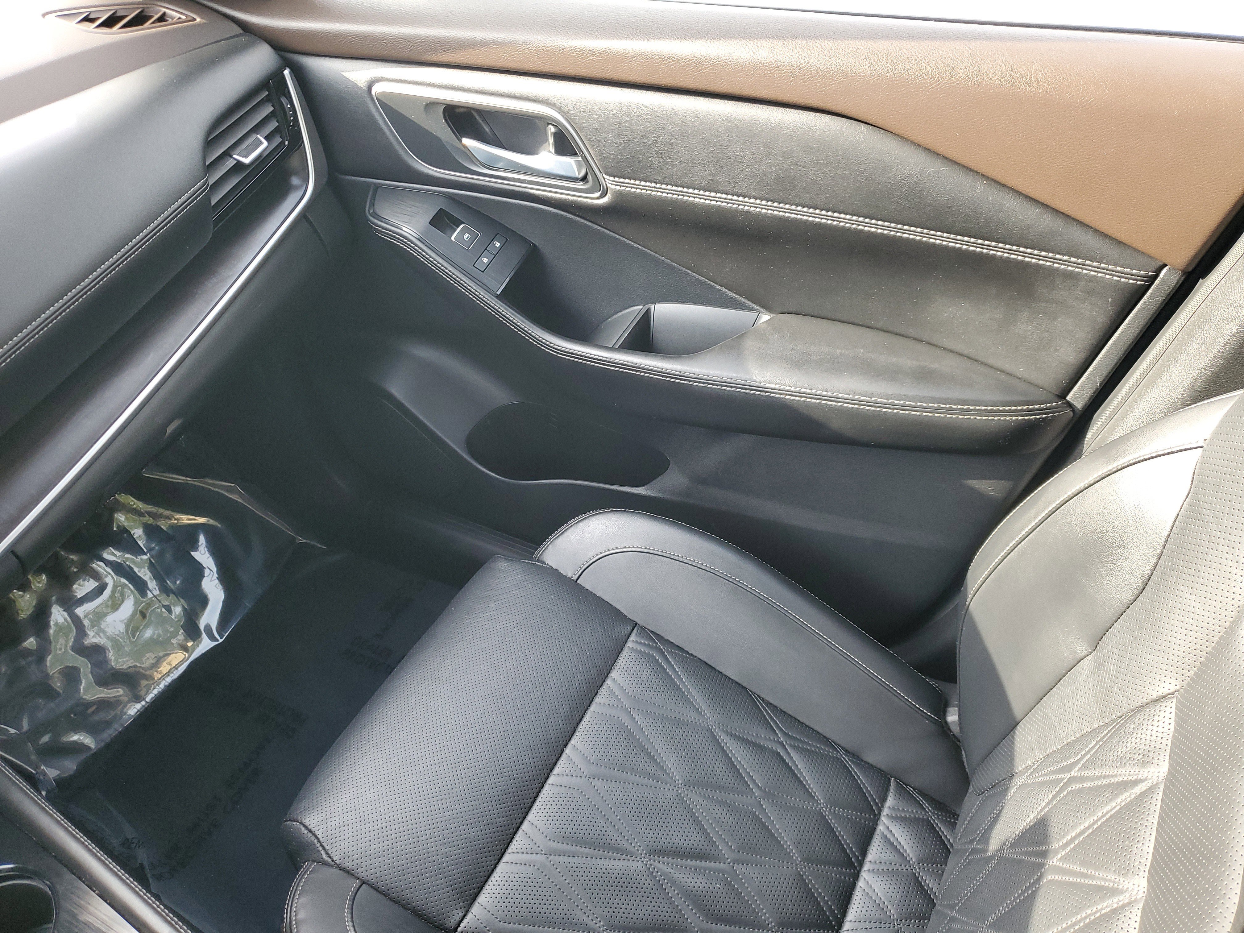 Certified 2021 Nissan Rogue Platinum image 12