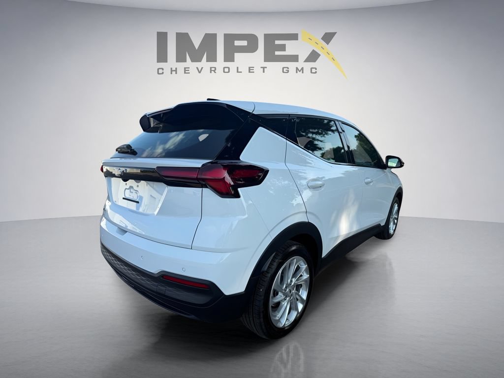 New 2027 Chevrolet Bolt LT FWD image 5
